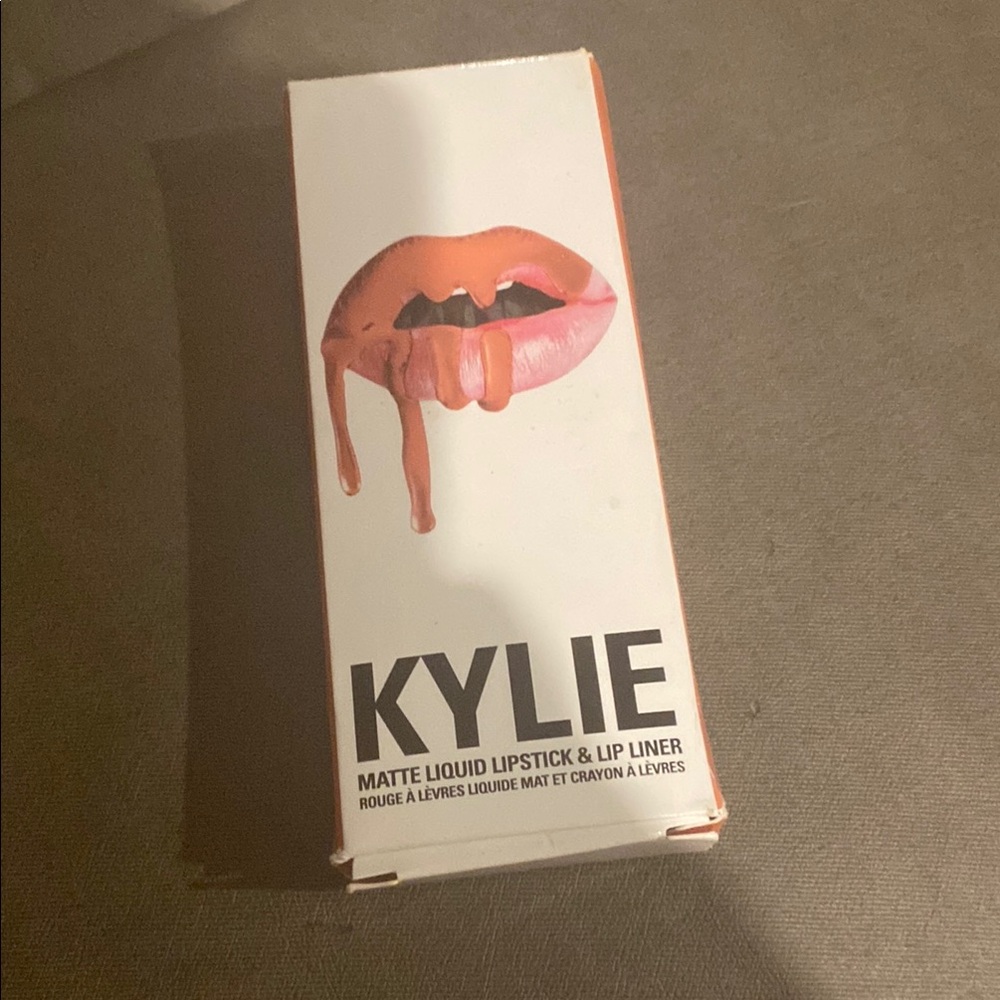 Kylie cosmetics lip kit in the shade dirty peach